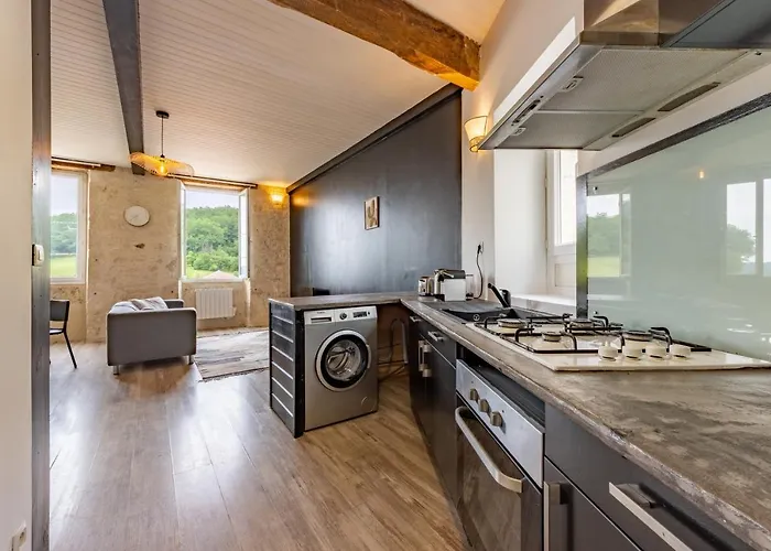 L'elegant T3 Coeur Du Village Parking Facile