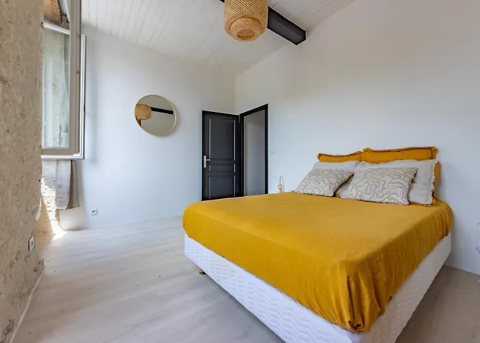 L'elegant T3 Coeur Du Village Parking Facile Montaigu-de-Quercy